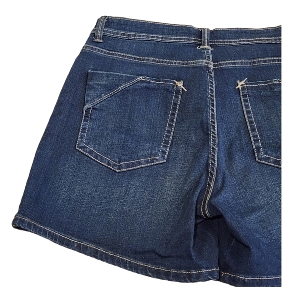 WOMEN'S Lee Modern Series Midrise Fit 5" Dark Wash Shorts, size 12 - Picture 6 of 12